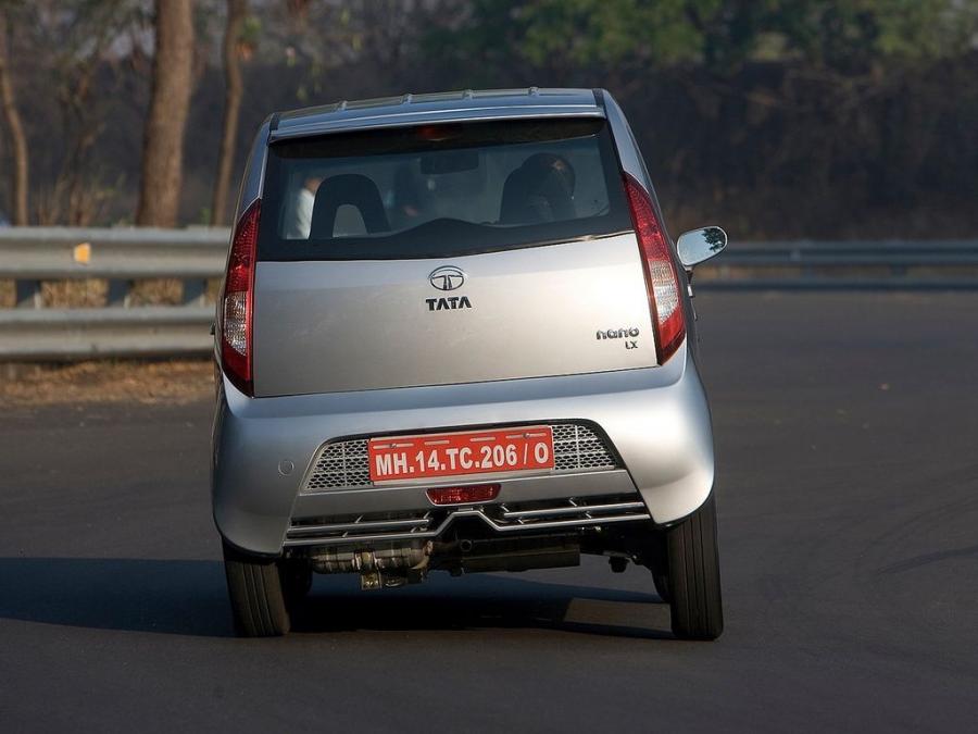 Tata Nano Luxury 2008 года  (фото 17 из 28)